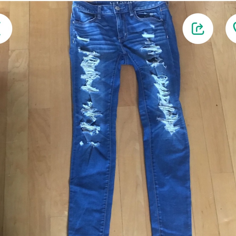 AMERICAN EAGLE JEANS
